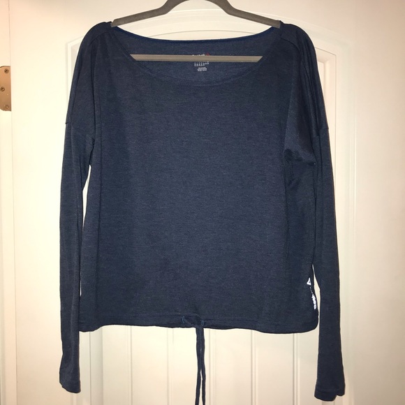 Reebok Tops - Reebok Scoop Neck